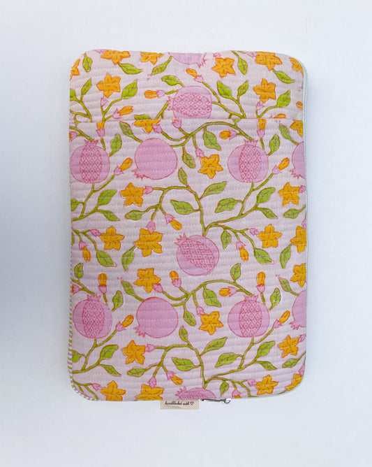 Sweet Pom Laptop sleeve