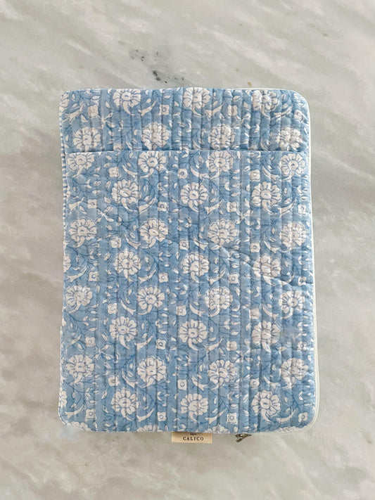 Blue Blossom Laptop sleeve